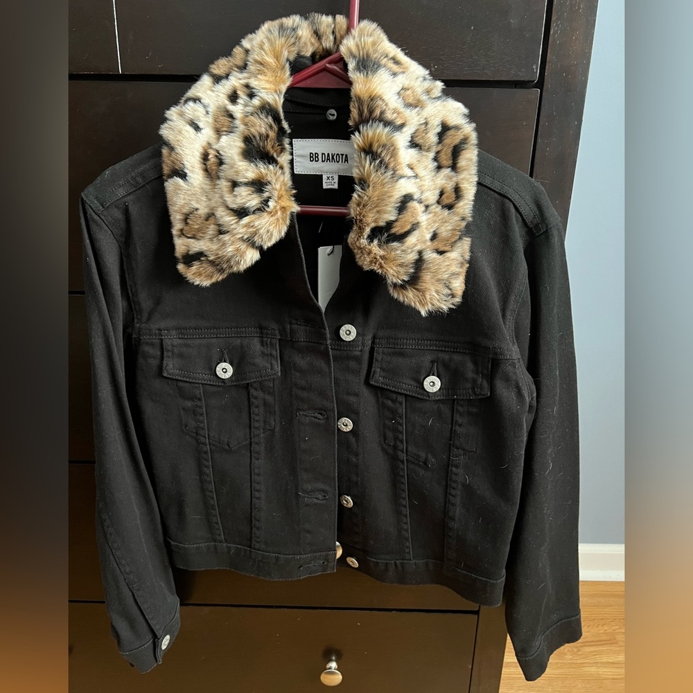 NWT Jean Jacket with Removable Collar